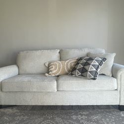 White sofa- like new