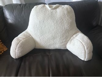 Arm pillow like new