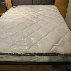 New Queen Size Bed
Frame With Mattress,
430 dlls free delivery