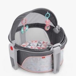 Portable bassinet / travel dome