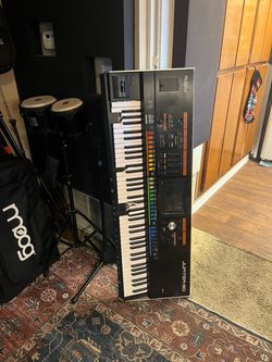 Roland Jupiter 80 (NEEDS REPAIR)