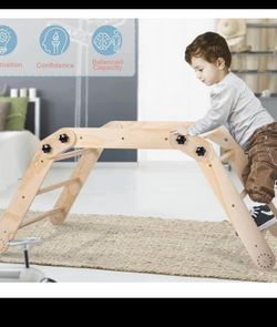 Ikkle foldable triangle climber