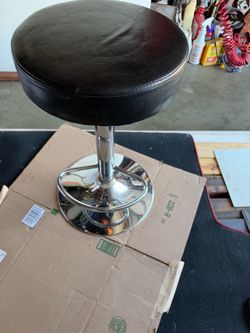Shop stool perfect for your garage$20