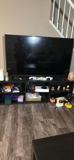 Tv stand and TV 65 inches