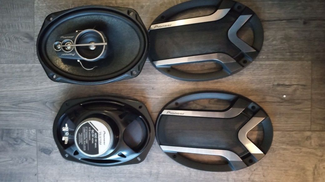 Brand New 6x9 Pioneer Speakers 