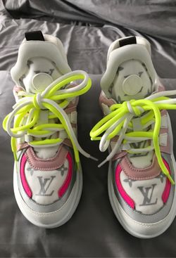 Louis Vuitton sneakers size 7.5