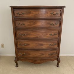 BROYHILL French Provincial Style Highboy 5 Drawer Dresser Very Good Condition 