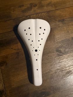 Dominator seat