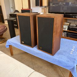 Vintage EPI Model 100 Bookshelf Speakers - Classic Hi-Fi Sound