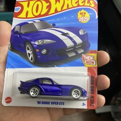 Hot Wheels 🛞 96 DODGE VIPER GTS $5