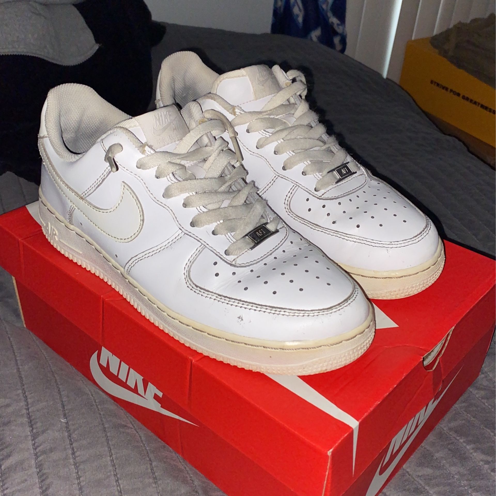 Nike Air Force 1s White Size 8.5