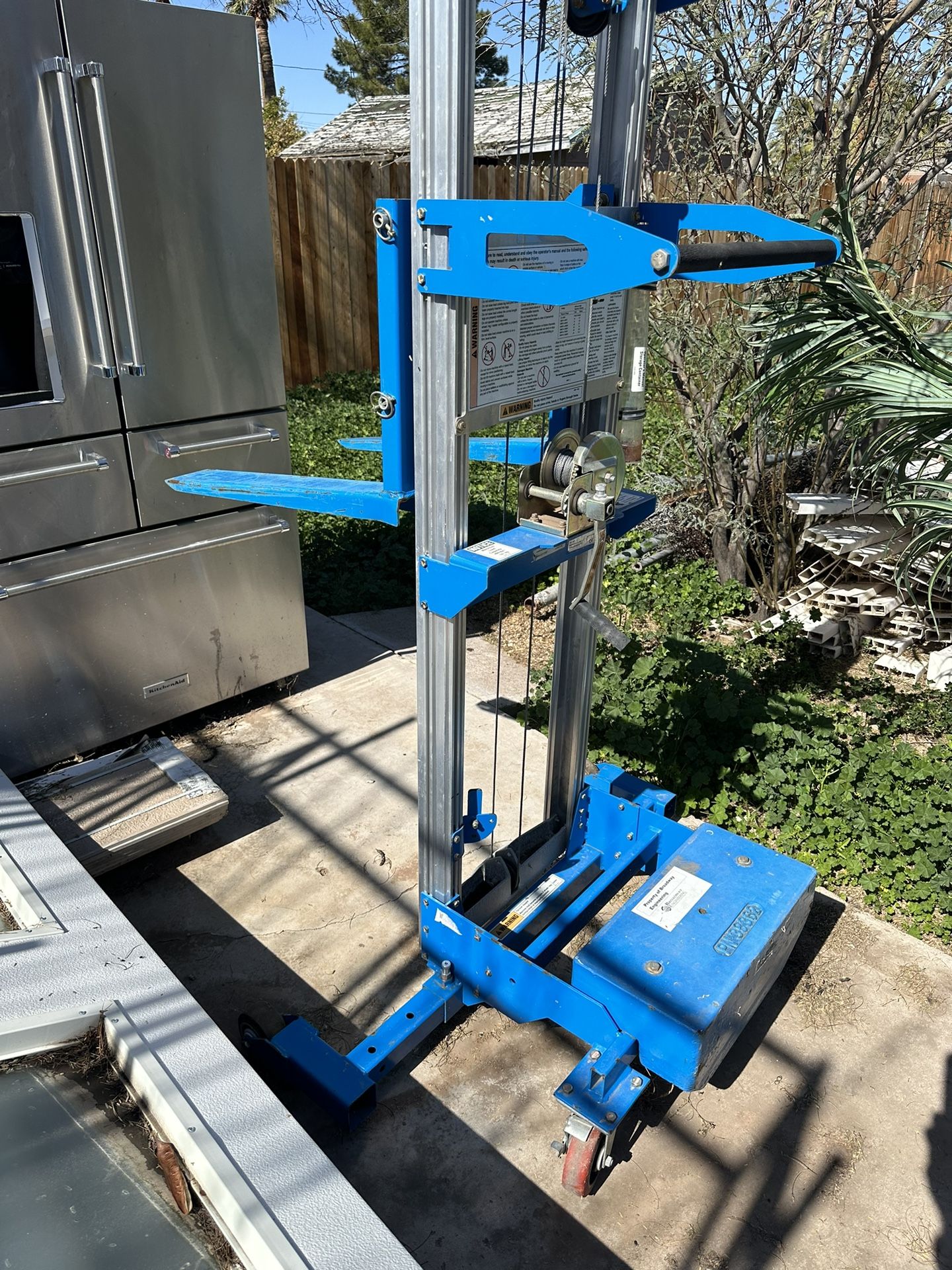 GENIE GL4 Counter balanced lift for Sale in Phoenix, AZ OfferUp