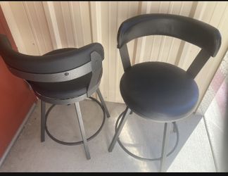 2 Swivel Counter/ Chairs