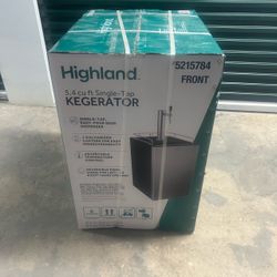 Highland 5.4 Cu Ft Single Tap Kegerator Chrome Finish Fits 5.6-15.5 Gal Kegs Draft Dispenser