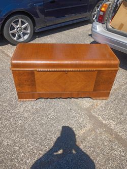1921 Cedar Hope Chest