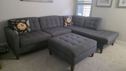 Benchmade Sofa Set