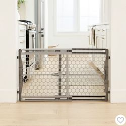 Regalo Expandable Safety Gate