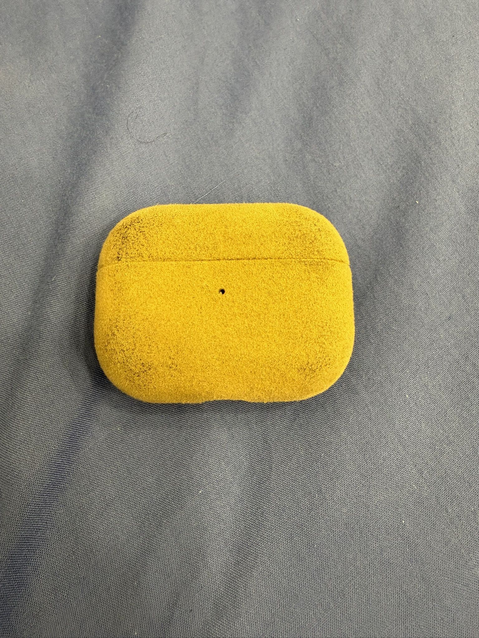 AirPods Pro 2 Right Bud broken