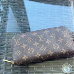 Louis Vuitton Zipper Wallet