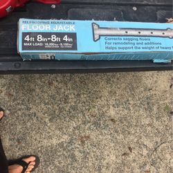 Akron Foundation Floor Jack