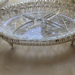 Vtg Queen Anne silver plated Candy trinket hors d’oeuvre Crystal tray w Handle