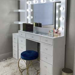 Glam Makeup Vanity 