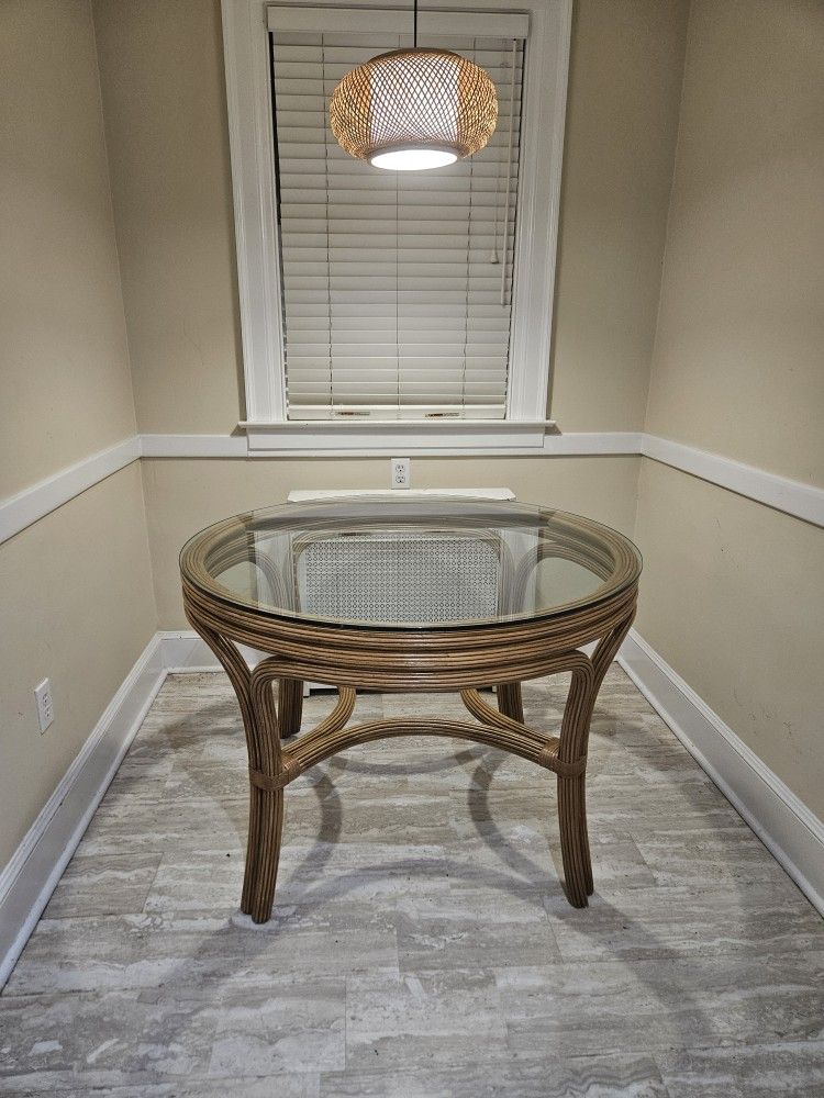 Pencil Reed Rattan Wicker Dining Table With Tempered Glass Top