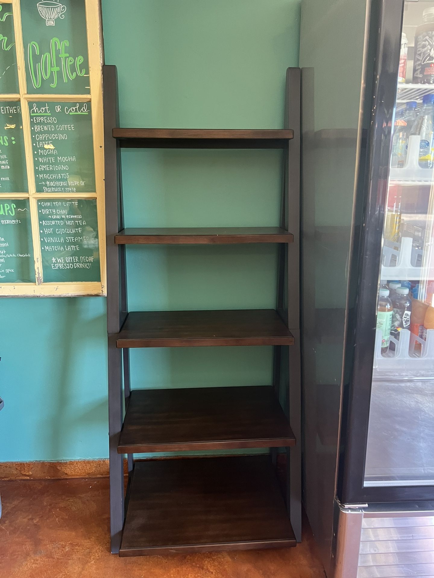 Wood leaning bookshelf