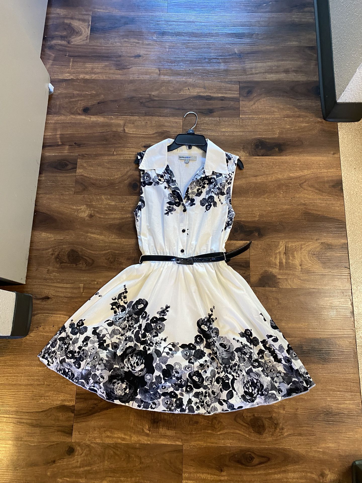 Brand New Woman’s Bailey Blue brand White and Black Colored Floral Dress Up For Sale