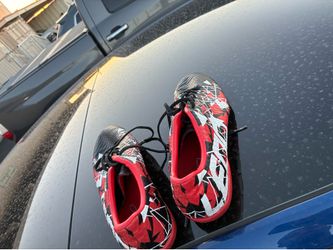 Turf shoes