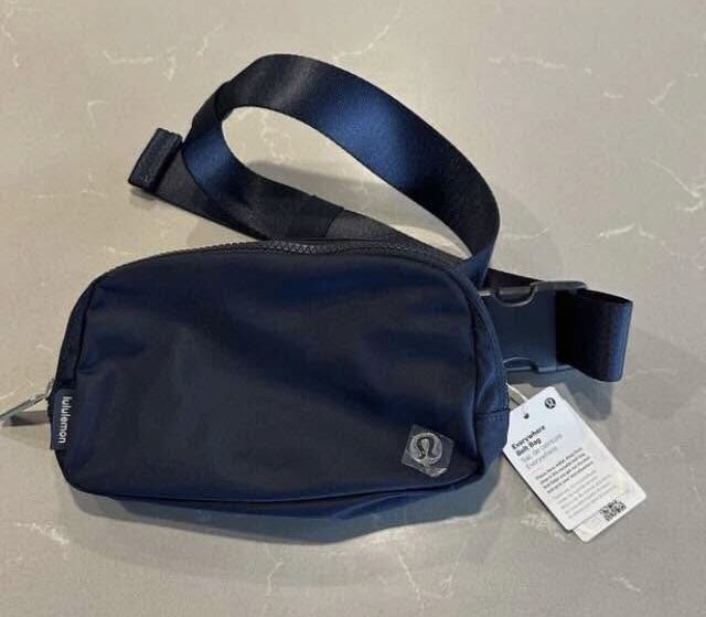 NEW Lululemon Everywhere Bag
