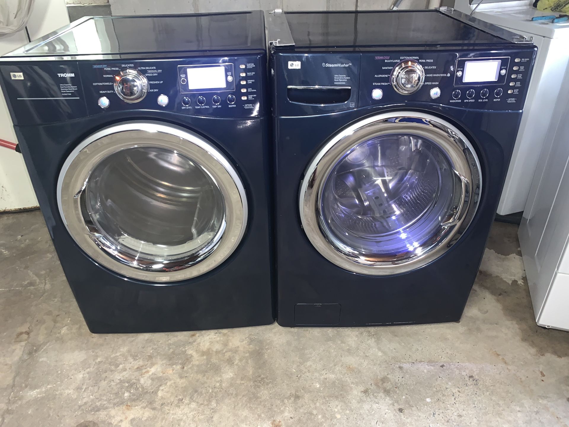 LG Washer/Dryer Stackable Set 2017 Digital Dash Excellent Condition LargeCapacity(Rare Blue