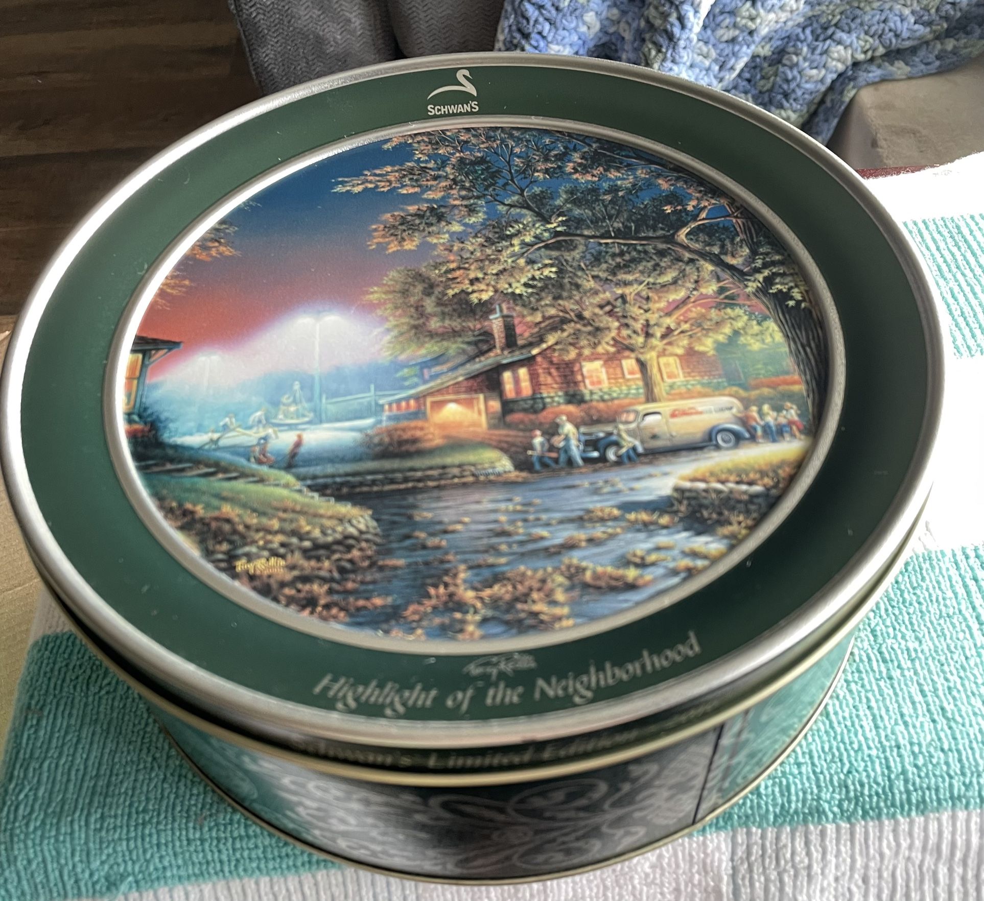 2016 Schwan’s Ice Cream Tin Highlight Of The Neighborhood