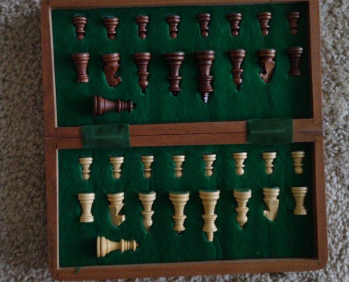 Chess Board - Wooden Magnetic Folding (12*12 Inches)