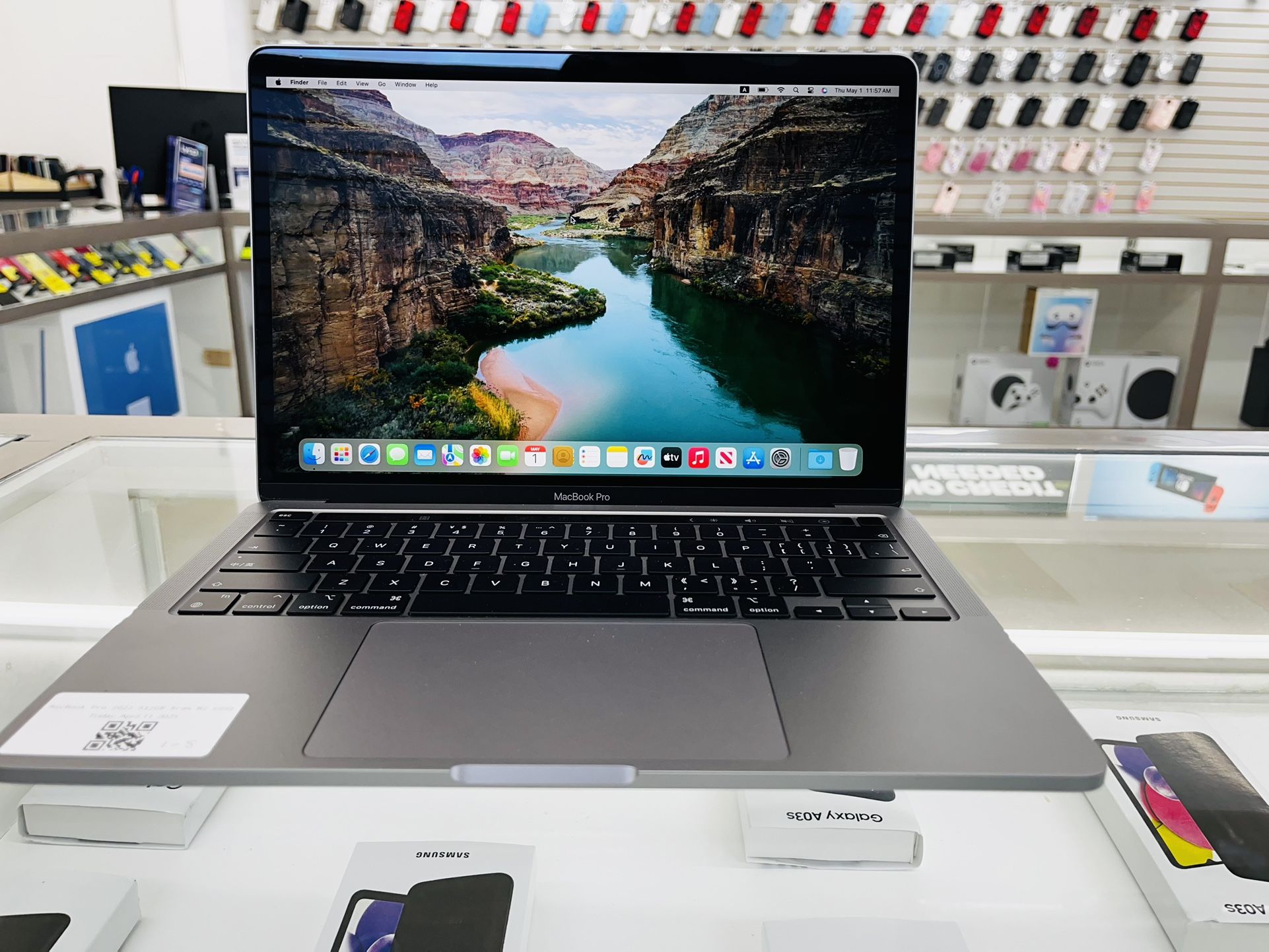 MacBook Pro 2022 M2 8gb Ram 512gb Ssd