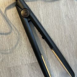 Flat Iron. Hair Straightener.  GHD Brand. Model 428.