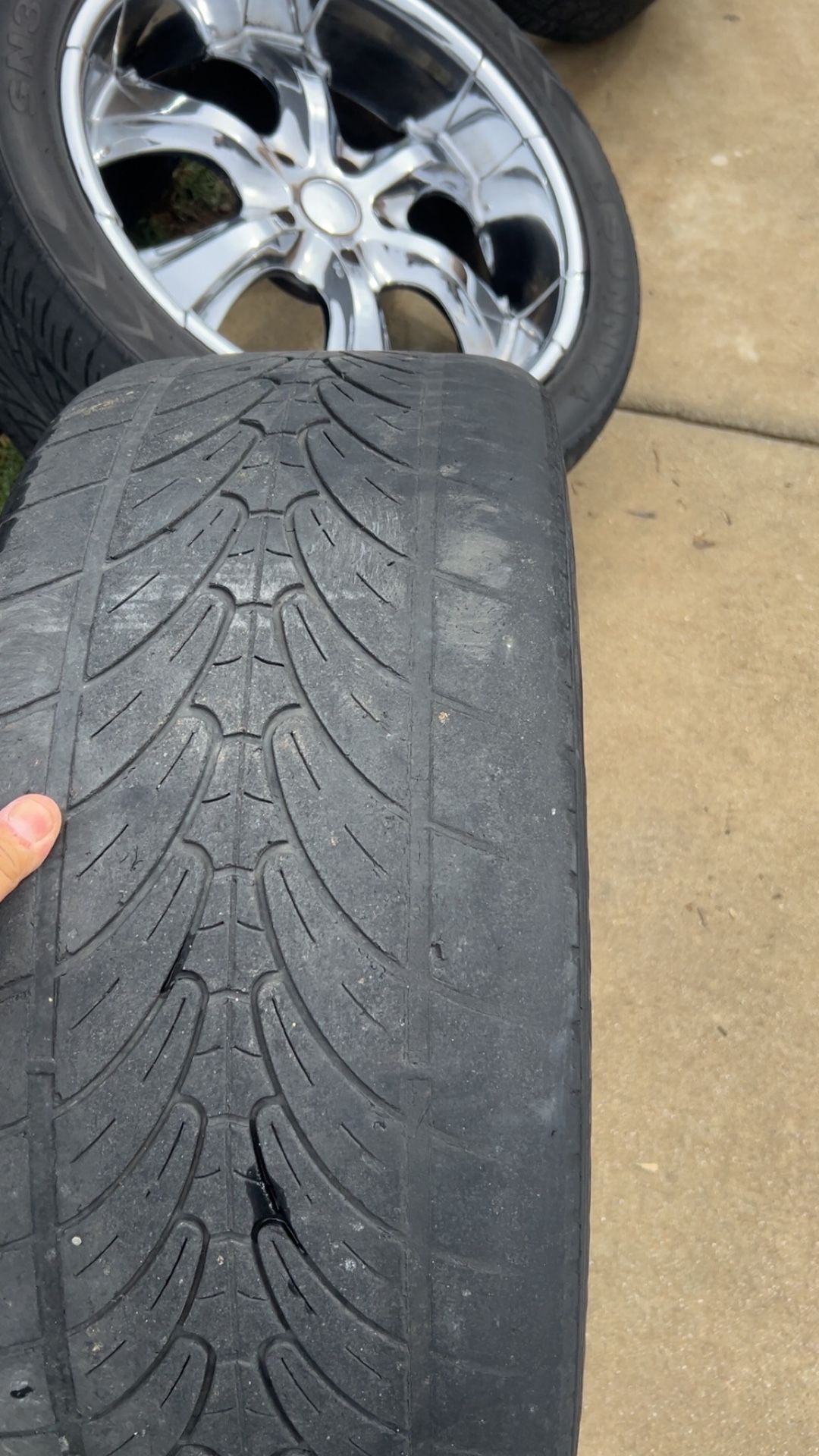 5 Lugs Size 22s Had Them On A 2001 Doge Ram 1500