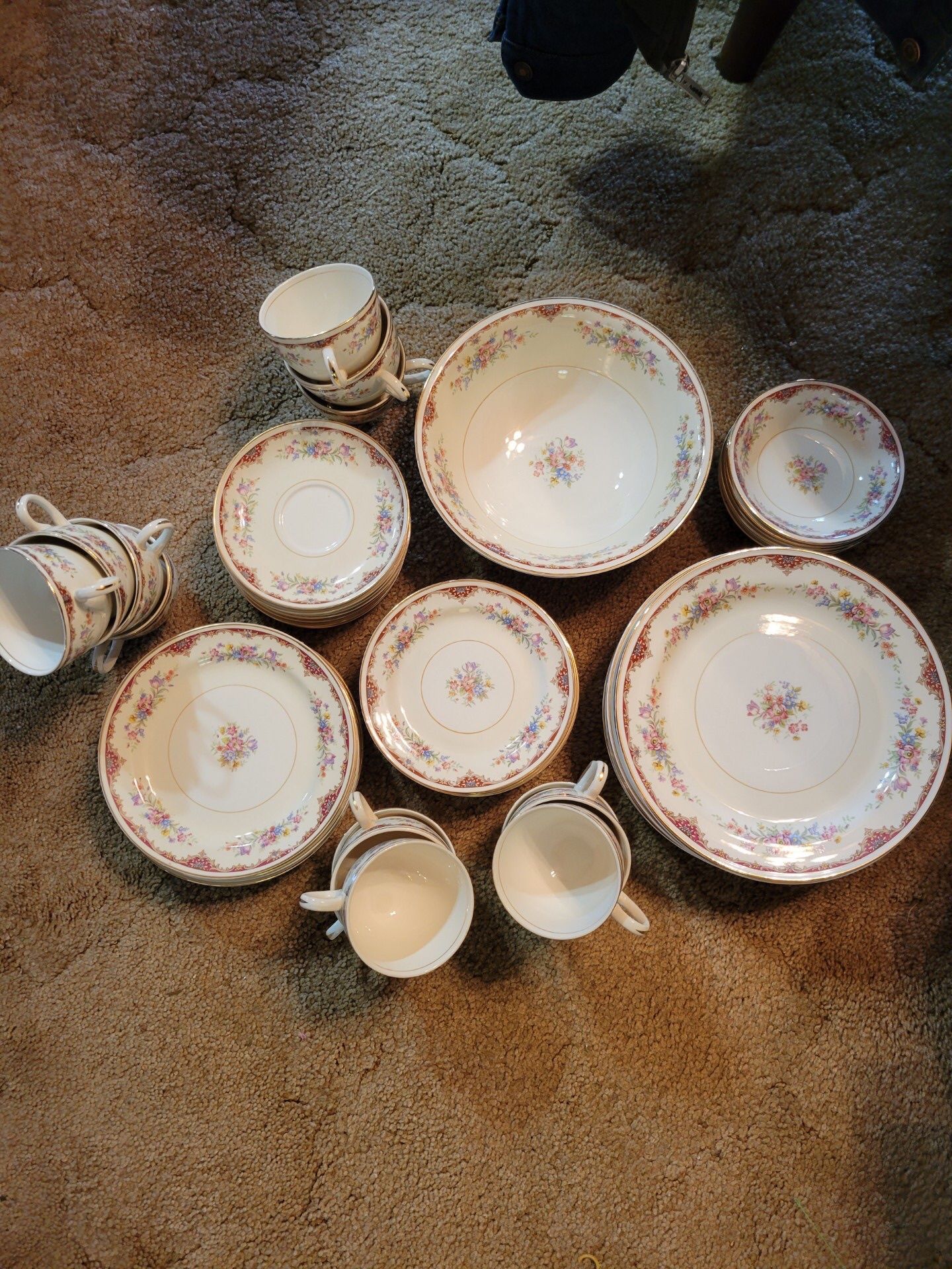 Homer Laughlin Eggshell China Service Of 12 + 2 Bowls $40