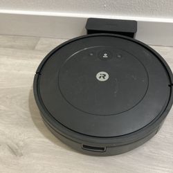 iRobot Roomba Vac Robot Vacuum (Q0120) - Easy to use, Power-Lifting Suction, Multi-Surface Cleaning, Smart Navigation Cleans in Neat Rows, Self-Chargi