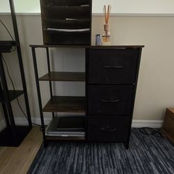 Small Table with 3 drawers