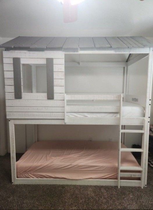 Kid's House Bunk Bed