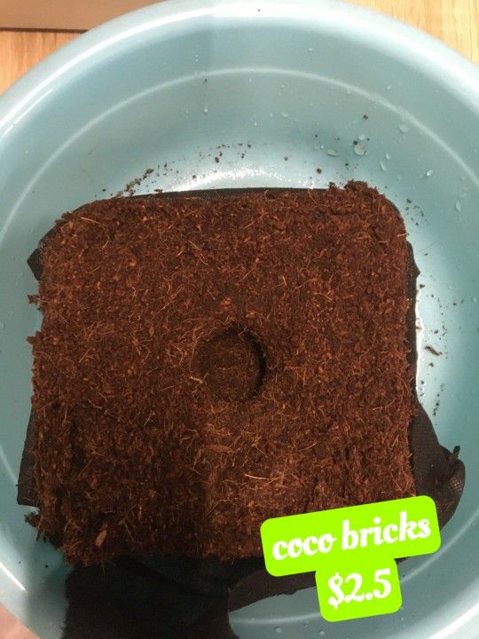 Coco Coir Fiber Soil Discs for House Plants, Succulents, Herbs, and Flowers.(18.5*12.2*11.2inch,30 Pack,33 pound)