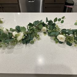 White Rose With Yellow Garland
