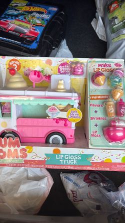 Num noms lip gloss truck new