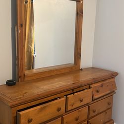 Dresser With Mirror