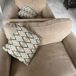 2 Beige Couches