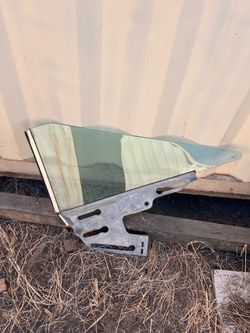 1966 Dodge Coronet passenger rear glass