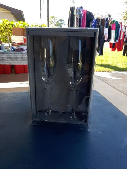Toasting Glasses With Diamond Crystals