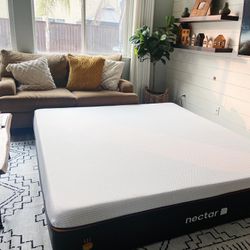 Nectar Premier Copper Hybrid Mattress, King, Like New, Perfect Condition