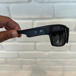 NEW OAKLEY TWOFACE POLARIZED SUNGLASSES
